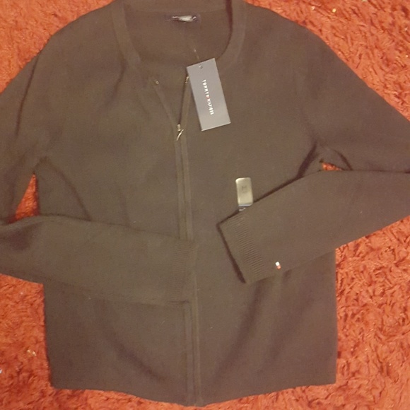 NWT Tommy Hilfiger Sweater - Picture 3 of 4